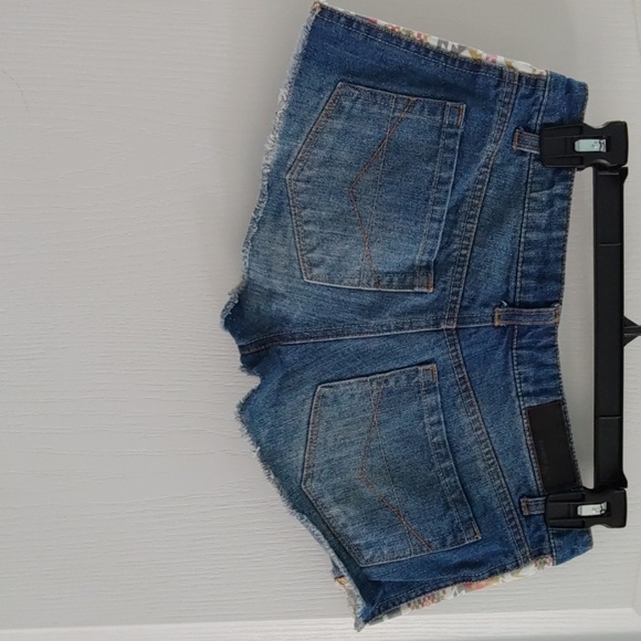 Shorts - Picture 2 of 3